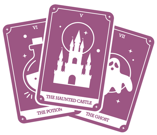 Drei stilisierte Tarot Karten als Produktbild des Edinburgh Krimidinners. Die vordere Karte zeigt "Das verfluchte Schloss".